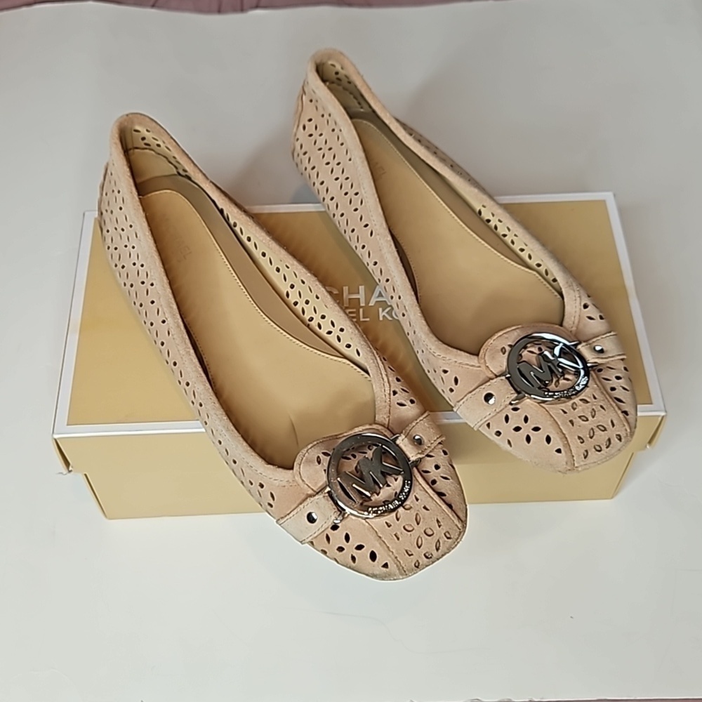 Michael Kors Fulton Moccasin suede perforated beige flats size 9.5
